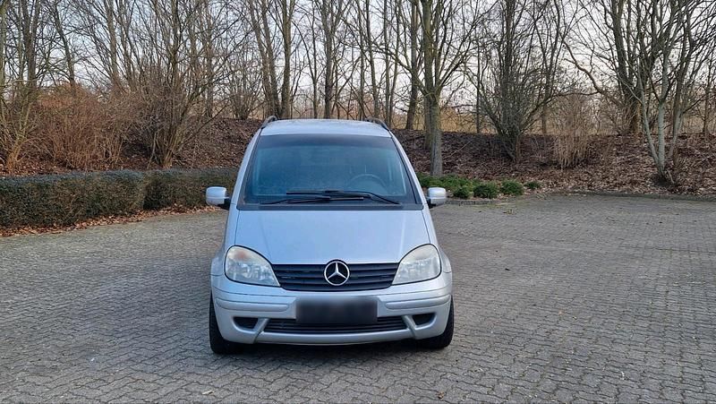 Gebraucht Mercedes Vaneo 125 PS (91 kW) 2004 Silber Van / Kleinbus