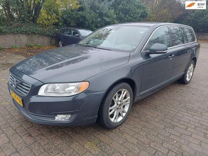 Grau Gebraucht 2013 Volvo V70 Kinetic Kombi | 4.300 € (Guter Preis) - Bild 1/4