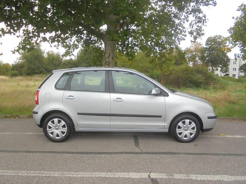 Gebraucht VW Polo 75 PS (55 kW) 2002 Silber Kleinwagen