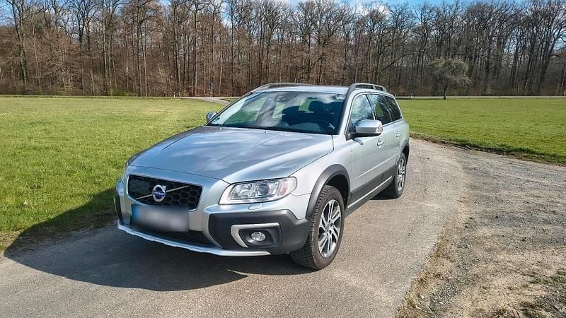 Gebraucht Volvo XC70 Standard 181 PS (133 kW) 2016 Silber Kombi