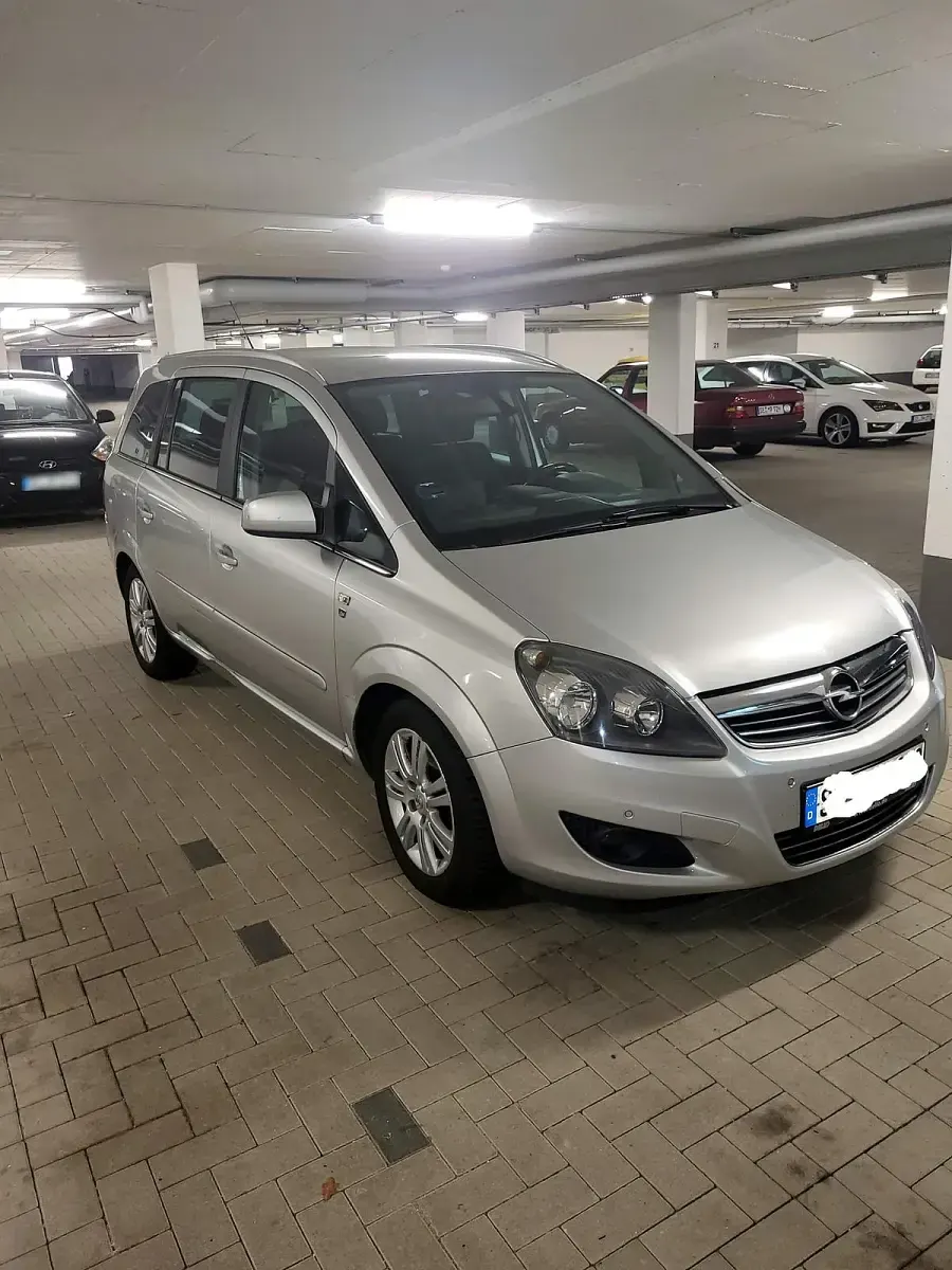 Gebraucht Opel Zafira Eco 116 PS (85 kW) 2011 Silber Van / Kleinbus
