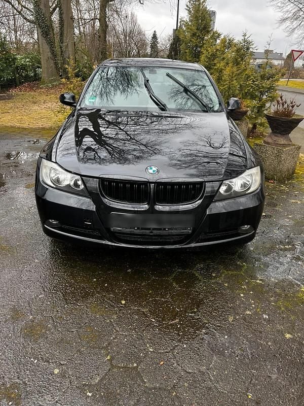 Gebraucht BMW 318 143 PS (105 kW) 2006 Schwarz Limousine