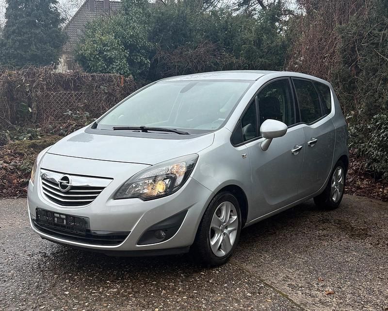 Gebraucht Opel Meriva 110 PS (80 kW) 2013 Silber Van / Kleinbus