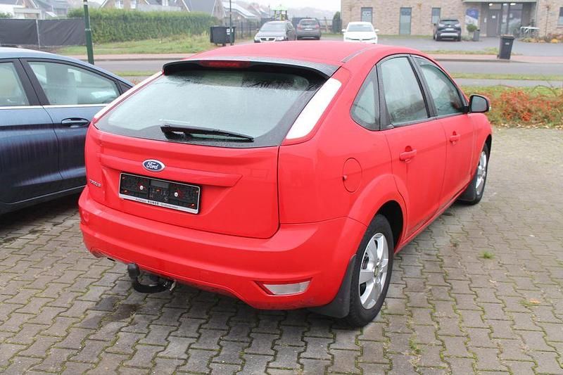 Gebraucht Ford Focus 101 PS (74 kW) 2009 Rot Limousine