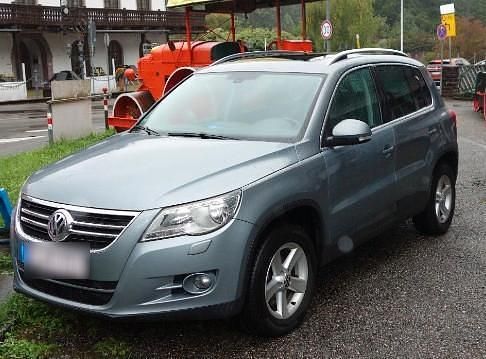Grau Gebraucht 2010 VW Tiguan SUV | 6.900 € (Guter Preis) - Bild 1/4