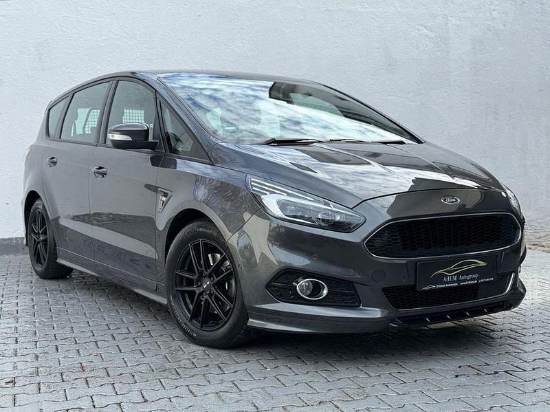 Gebraucht Ford S-MAX ST-Line 209 PS (153 kW) 2018 Magneticgrau metallic Van / Kleinbus