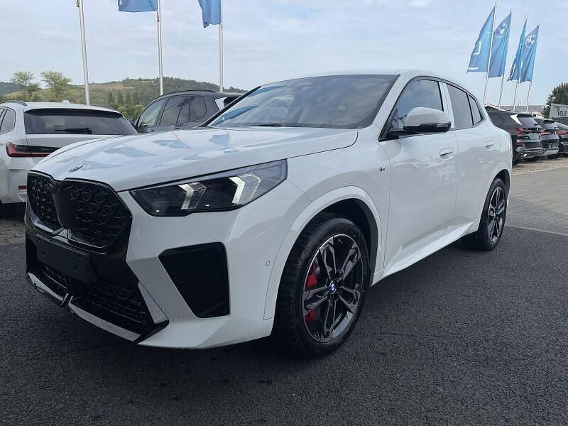 Alpinweiss Gebraucht 2025 BMW X2 Performance SUV | 44.799 € (Fairer Preis) - Bild 1/4