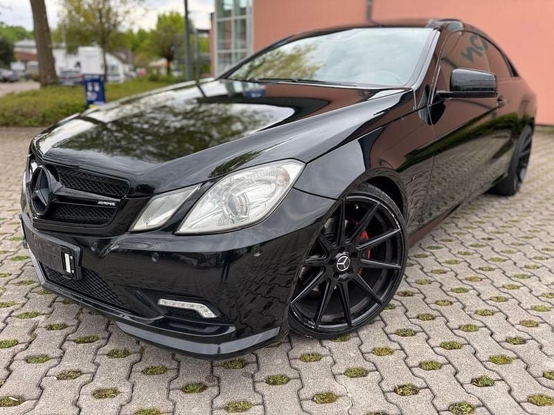 Gebraucht Mercedes E250 AMG 204 PS (150 kW) 2011 Schwarz Coupé