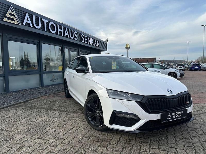 Weiß Gebraucht 2022 Skoda Octavia RS Limousine | 25.990 € (Guter Preis) - Bild 1/4