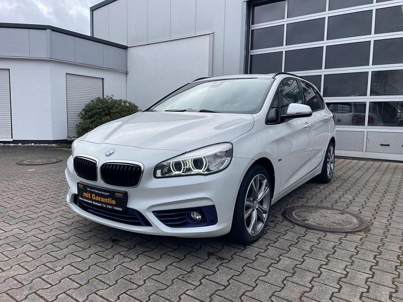 Gebraucht BMW 218 Active Tourer Sport Line 150 PS (110 kW) 2017 Weiß Van / Kleinbus