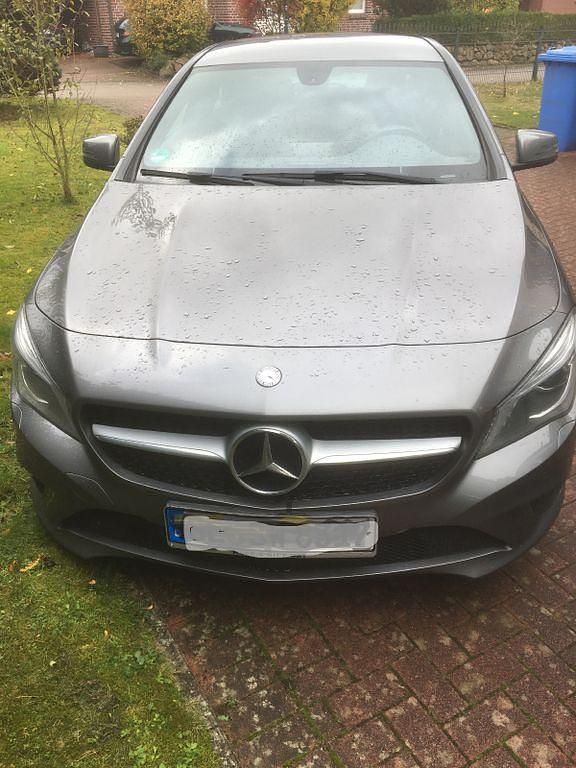 Grau Gebraucht 2013 Mercedes CLA180 Limousine | 13.000 € (Guter Preis) - Bild 1/4