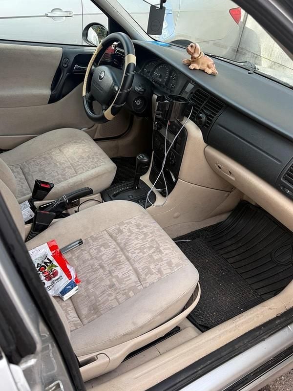 Gebraucht Opel Vectra 100 PS (73 kW) 2001 Silber Limousine