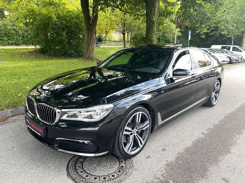 Schwarz Gebraucht 2017 BMW 730 Limousine | 33.990 € (Fairer Preis) - Bild 1/4
