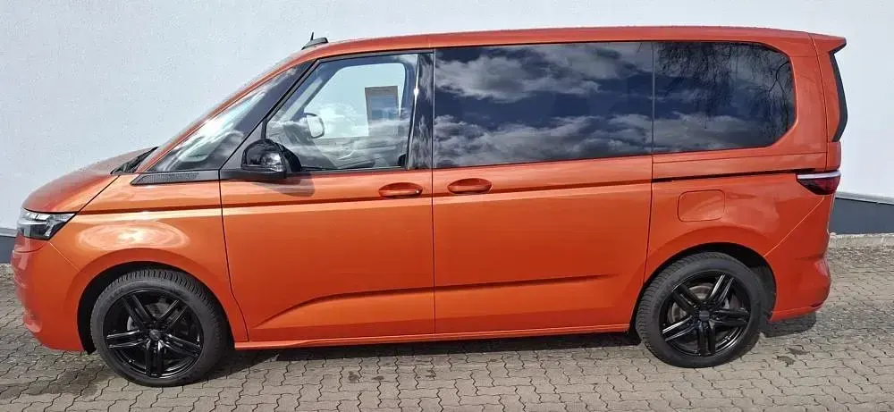 Gebraucht VW Multivan S 136 PS (100 kW) 2022 Energetic orange Van / Kleinbus