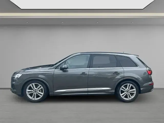 Używany Audi Q7 Ambiente 340 KM (250 kW) 2022 Szary SUV
