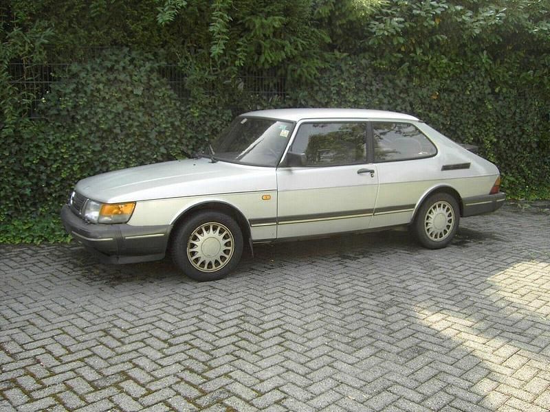 Gebraucht Saab 900 150 PS (110 kW) 1987 Silber Kleinwagen