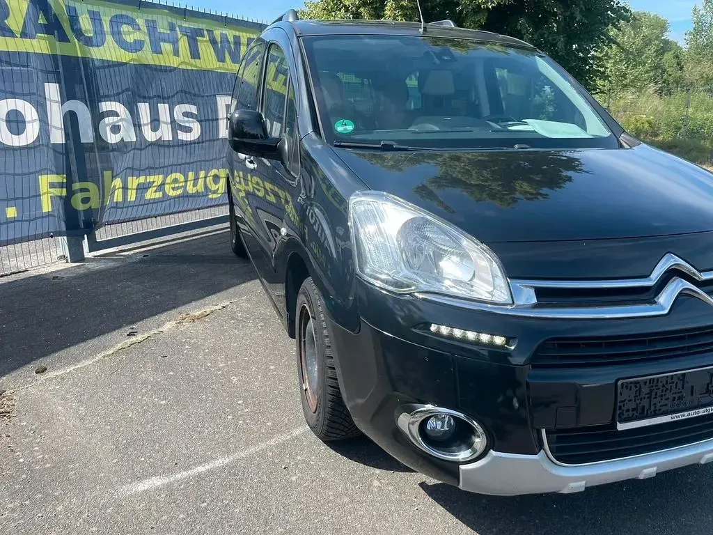 Gebraucht Citroën Berlingo SELECTION 120 PS (88 kW) 2015 Schwarz Van / Kleinbus