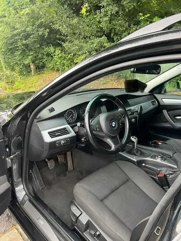 Gebraucht BMW 520 170 PS (125 kW) 2009 Schwarz Kombi