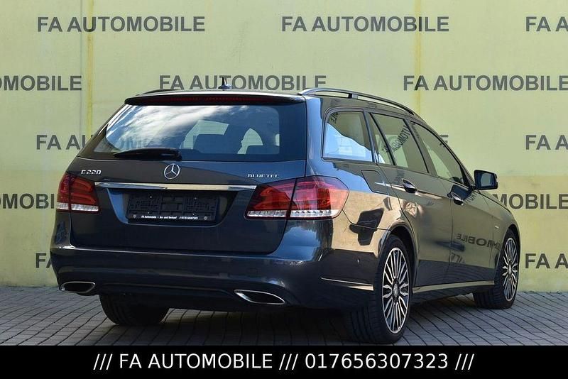 Gebraucht Mercedes E220 Edition 170 PS (125 kW) 2016 Grau Kombi