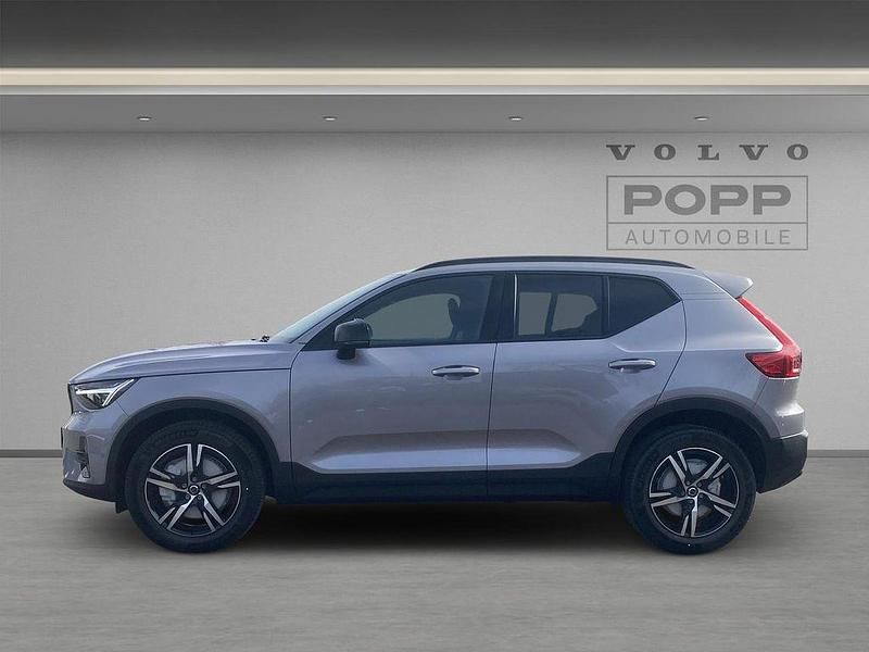 Neu Volvo XC40 Plus 163 PS (119 kW) 2026 Aurora silver SUV