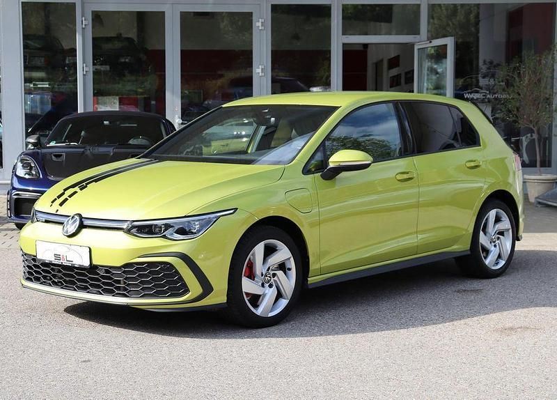 Limonengelb metallic Gebraucht 2021 VW Golf VIII GTE Limousine | 22.900 € (Guter Preis) - Bild 1/4