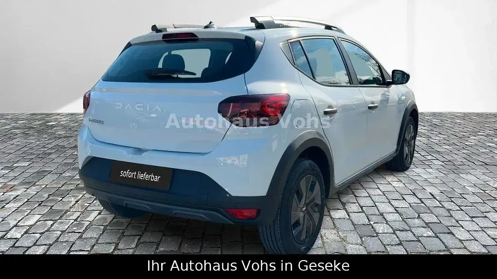 Neu Dacia Sandero Essentiel 91 PS (66 kW) 2025 Weiß SUV