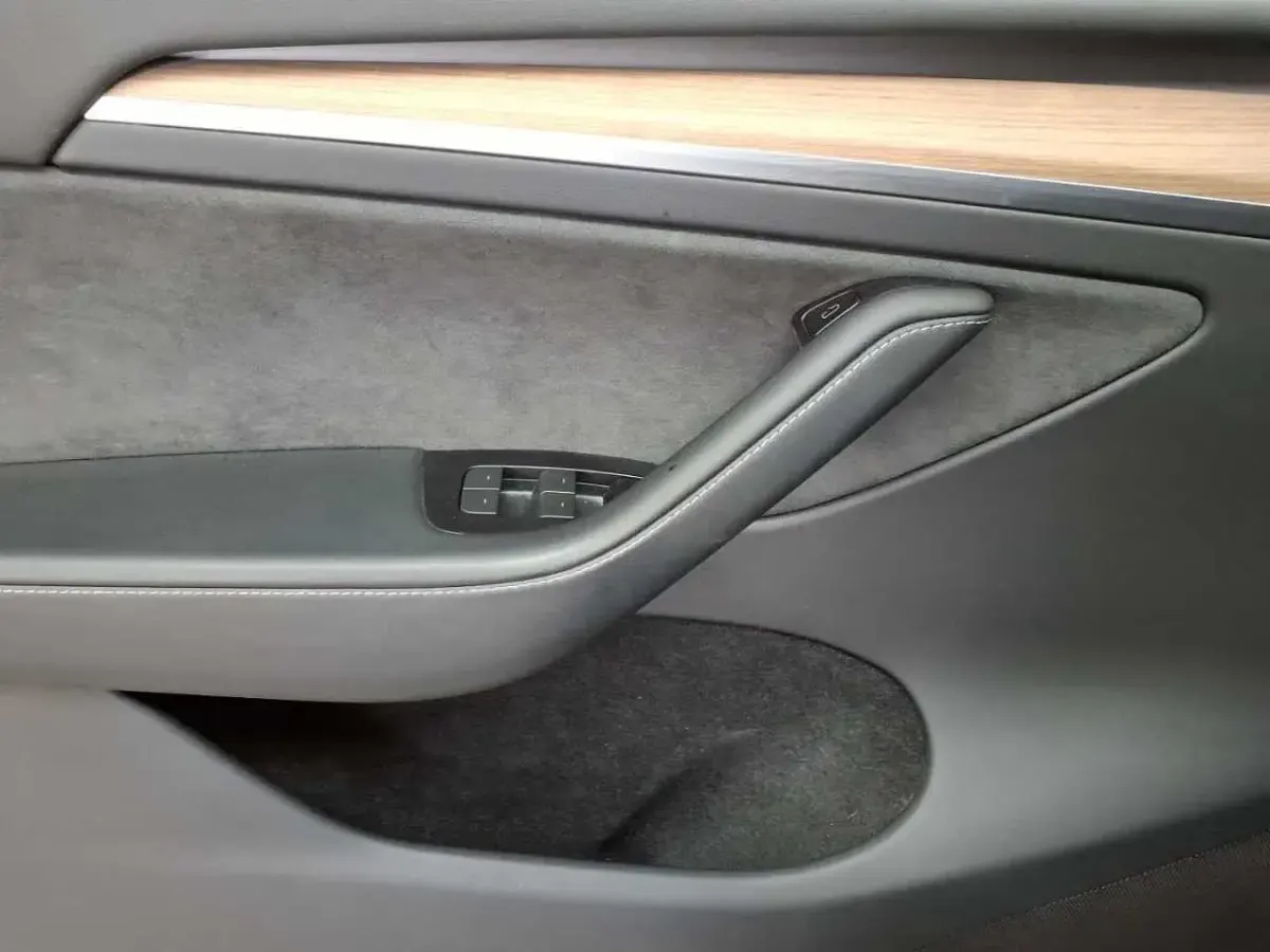 Gebraucht Tesla Model Y Performance 392 kW (534 PS) 2023 Solid black SUV