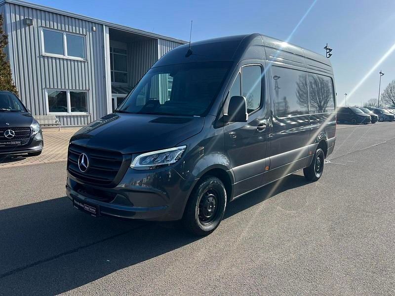 Gebraucht Mercedes Sprinter 190 PS (139 kW) 2025 Tenoritgrau metallic Van