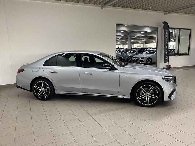 Gebraucht Mercedes E300 AMG 197 PS (144 kW) 2025 Silber Limousine