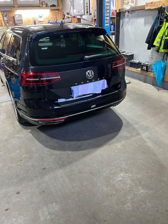 Second-hand VW Passat 190 CP (139 kW) 2016 Negru Break