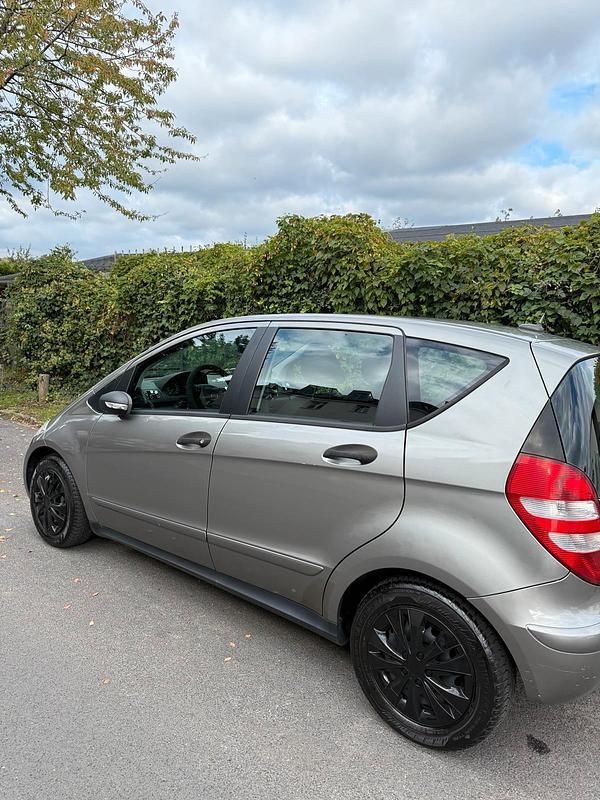 Gebraucht Mercedes A180 140 PS (102 kW) 2007 Gold Kleinwagen