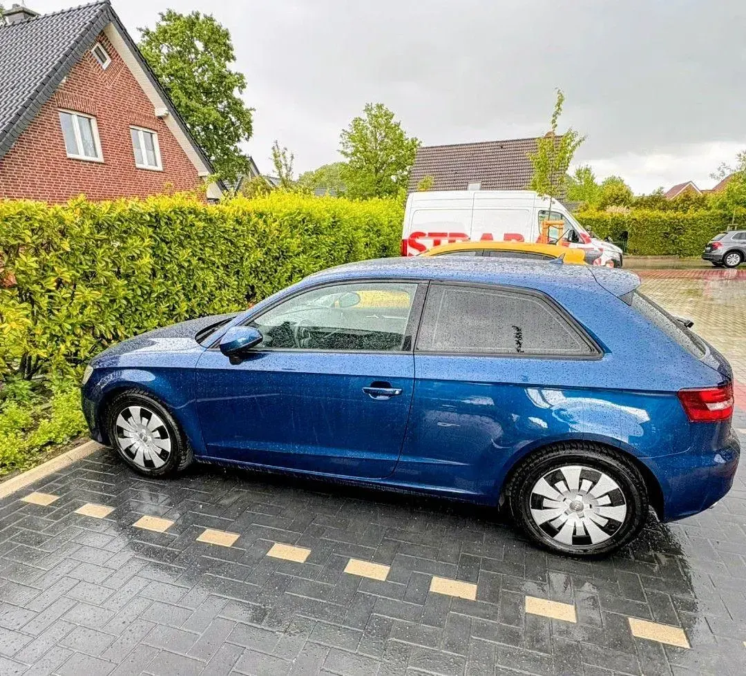 Gebraucht Audi A3 Ambiente 150 PS (110 kW) 2015 Blau Limousine