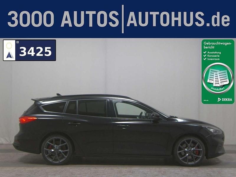 Obsidian schwarz metallic Gebraucht 2020 Ford Focus ST Kombi | 17.480 € (Superpreis) - Bild 1/4