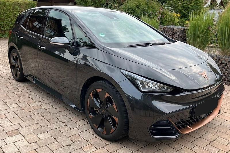 Grau Gebraucht 2022 Cupra Born Kleinwagen | 25.300 € (Superpreis) - Bild 1/4