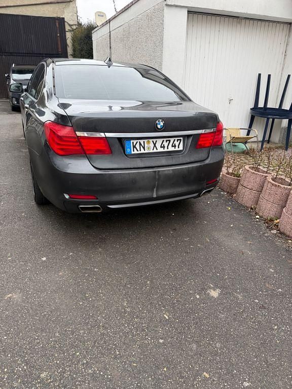 Gebraucht BMW 740 Performance 306 PS (225 kW) 2012 Grau Limousine
