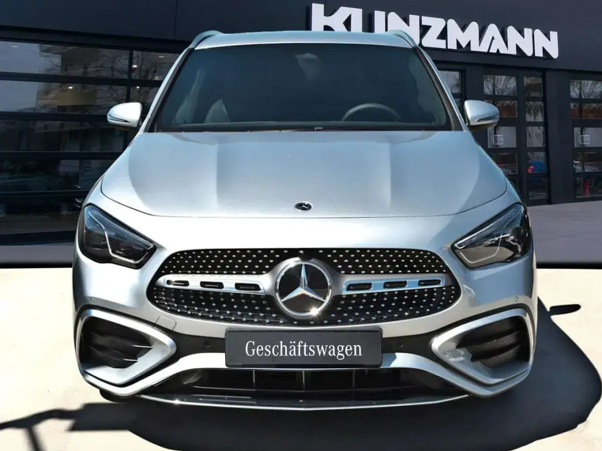 Gebraucht Mercedes GLA180 AMG 136 PS (100 kW) 2026 Metalliclack hightechsilber SUV