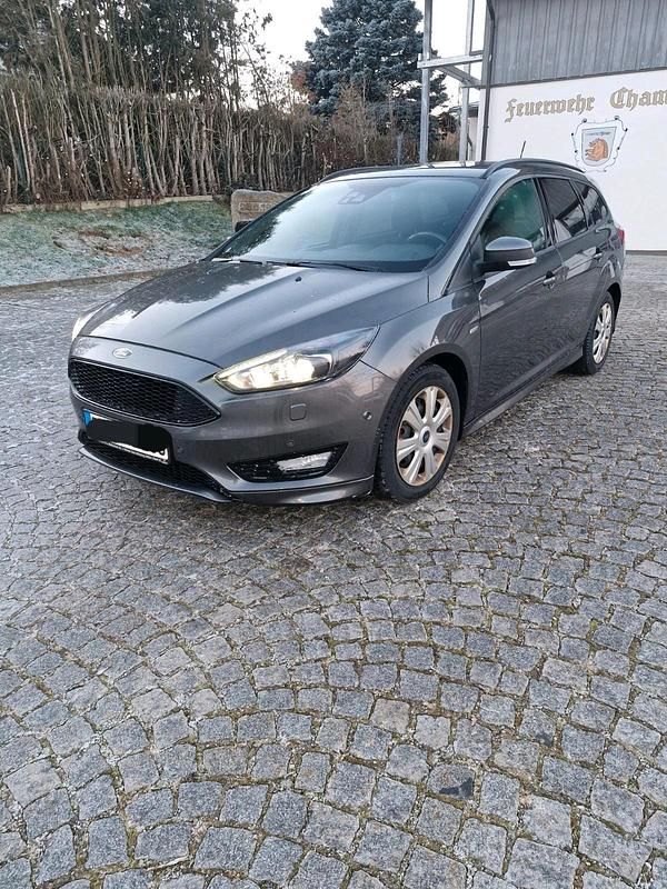 Gebraucht Ford Focus ST-Line 150 PS (110 kW) 2017 Grau Kombi