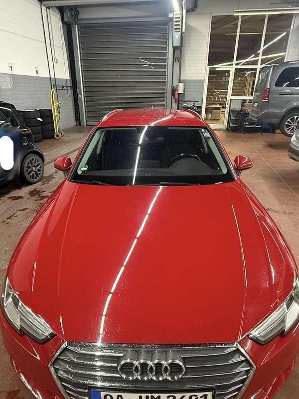 Gebraucht Audi A4 Sport 173 PS (127 kW) 2016 Rot Kombi