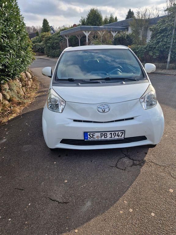 Gebraucht Toyota iQ 90 PS (66 kW) 2010 Weiß Kleinwagen