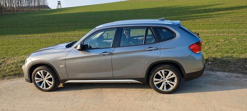 Gebraucht BMW X1 150 PS (110 kW) 2012 Grau SUV