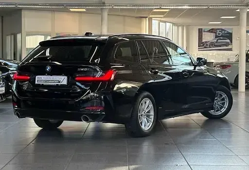 Gebraucht BMW 320 Shadowline 184 PS (135 kW) 2023 Schwarz Kombi