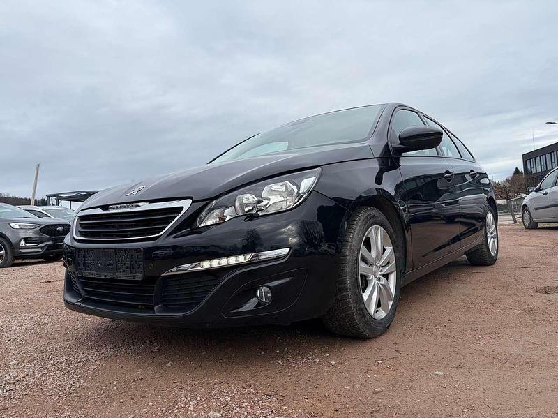 Gebraucht Peugeot 308 Active Top 131 PS (96 kW) 2017 Lackierung schwarz perla nera Kombi