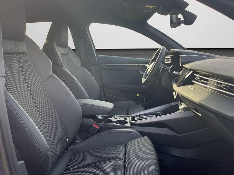 Second-hand Audi A3 Advanced 150 CP (110 kW) 2025 Albastru Berlinǎ