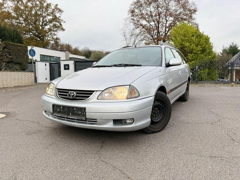 Silber Gebraucht 2002 Toyota Avensis Terra Kombi | 1.990 € (Guter Preis) - Bild 1/4