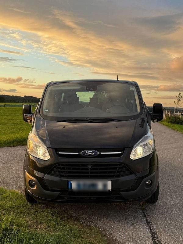 Schwarz Gebraucht 2015 Ford Tourneo Titanium Van / Kleinbus | 11.500 € (Fairer Preis) - Bild 1/4