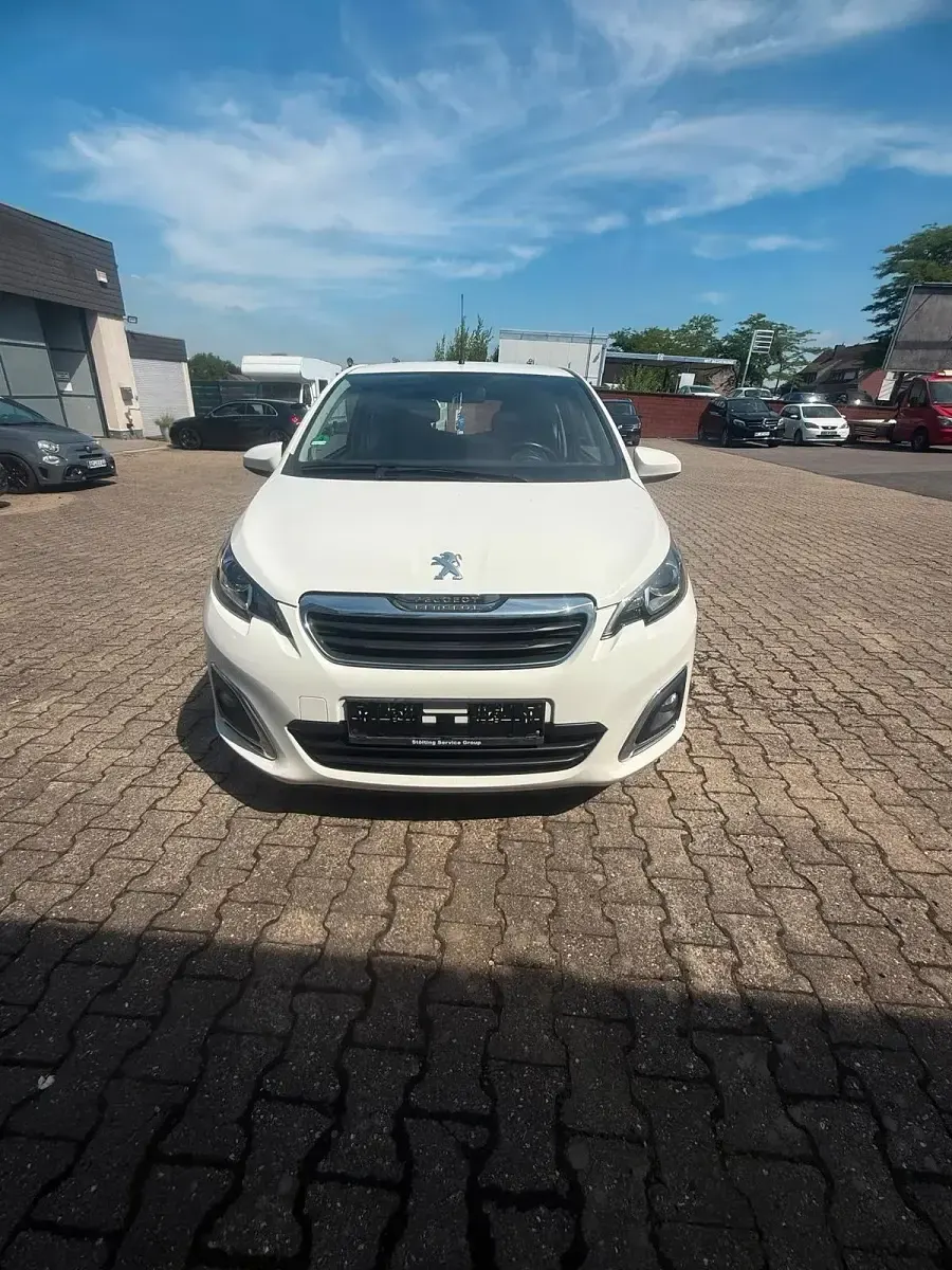 Gebraucht Peugeot 108 72 PS (52 kW) 2020 Weiß Kleinwagen