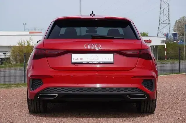 Używany Audi A3 Comfort 150 KM (110 kW) 2022 Czerwony Sedan/Limuzyna