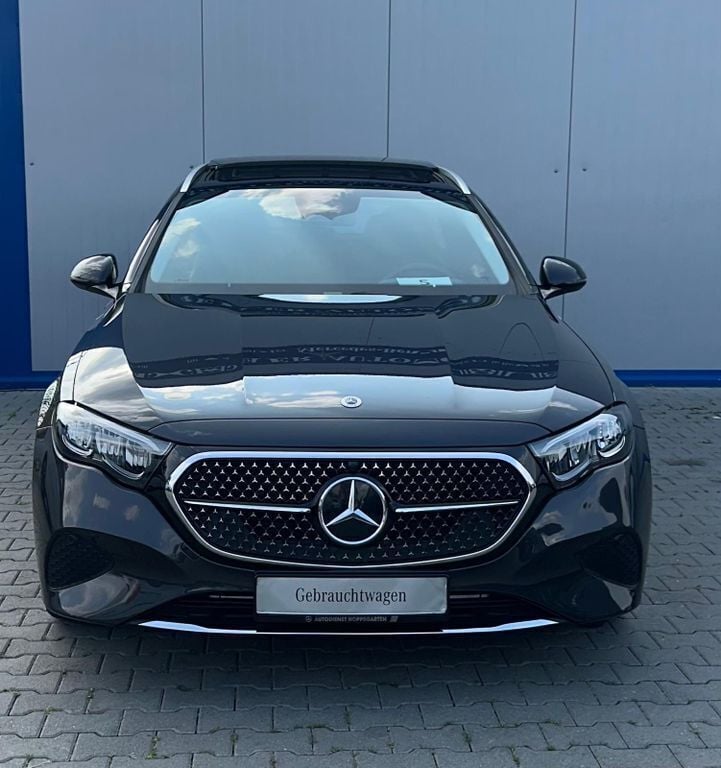 Gebraucht Mercedes E220 197 PS (144 kW) 2024 Grau Limousine