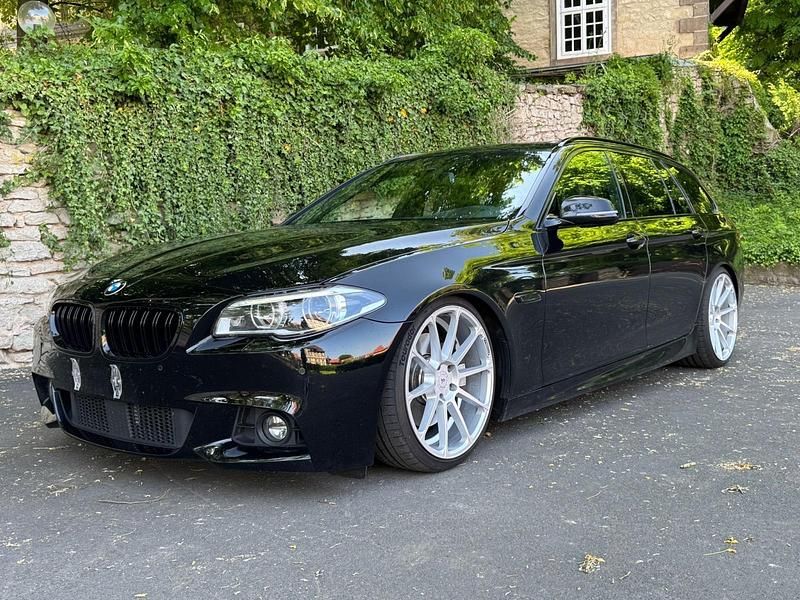 Schwarz Gebraucht 2017 BMW 530 Kombi | 24.890 € (Fairer Preis) - Bild 1/4