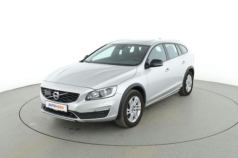 Usado Volvo V60 CC Plus 190 HP (139 kW) 2017 Prateado Carrinha